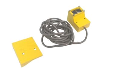 BANNER ENGINEERING SMA812LV