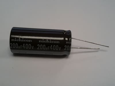 NICHICON UTH2G201MND