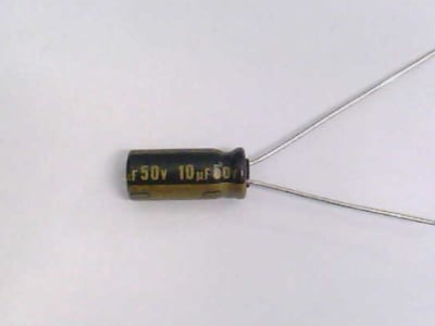 NICHICON UKW1H100MDD