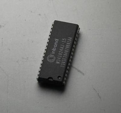 WINBOND W241024AJ-15