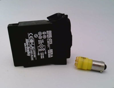 ALLEN BRADLEY 800E-3TL7R