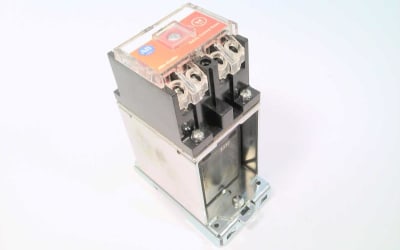ALLEN BRADLEY 700S-DCP220DZ24