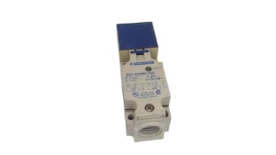 SCHNEIDER ELECTRIC XS7C40MP230