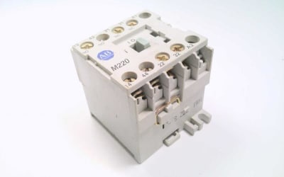 ALLEN BRADLEY 700-M220A1