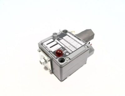 ALLEN BRADLEY 836T-T300J-X15