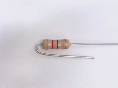 YAGEO CFR100JR-52-820R