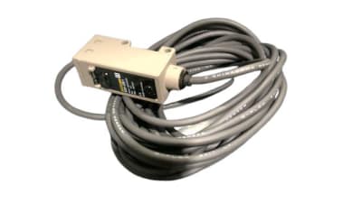 OMRON E3S-CR11 5M