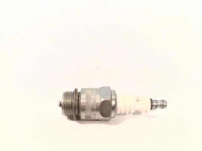 CHAMPION SPARK PLUGS 555