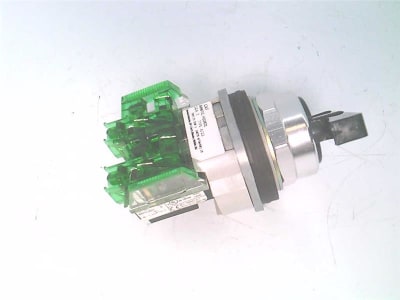 ALLEN BRADLEY 800TC-H19D1