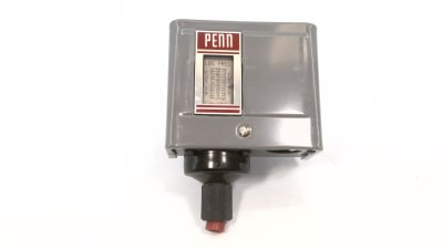 JOHNSON CONTROLS P70EA-9