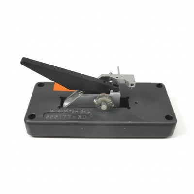 GENERIC THB16J15A