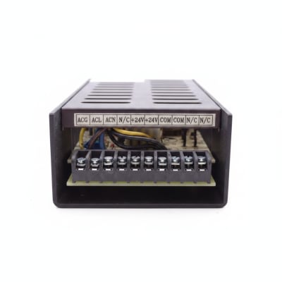 POWERS HOLDINGS INC 68240100