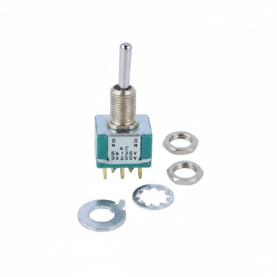 TE CONNECTIVITY 2-1437558-0