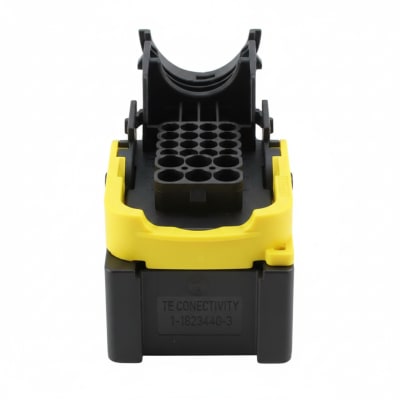 TE CONNECTIVITY 1-1823440-3