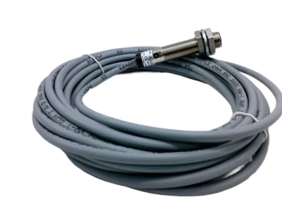 BALLUFF BES 516-449-BO-L-05