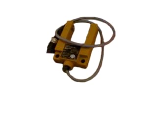 OMRON E3S-GS3B4-M1J