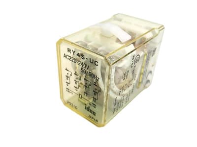 IDEC RY4S-UCAC220-240V