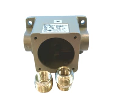 HUBBELL MB303W