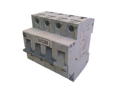 ALLEN BRADLEY 1492-SP3C200-N
