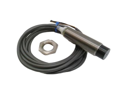 OMRON E2A-S18LN16-WP-B1 2M