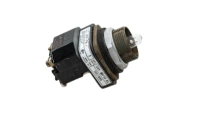 ALLEN BRADLEY 800H-QRT24C
