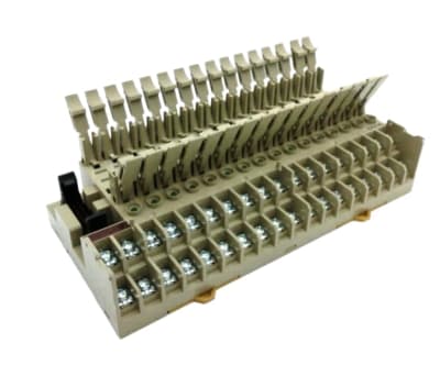 OMRON P7TF-IS16-DC24V