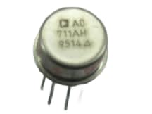 ANALOG DEVICES IC711AH