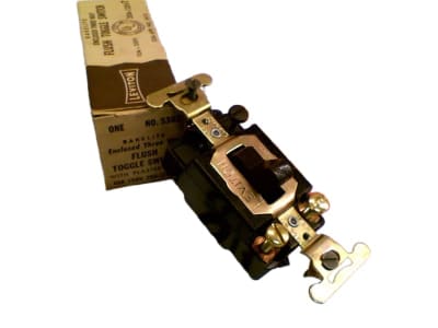 LEVITON 5303