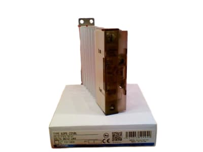OMRON G3PE-225BL DC12-24
