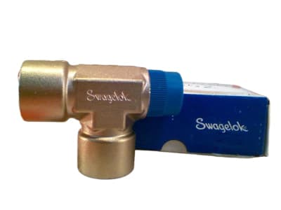 SWAGELOK SS-12-ST