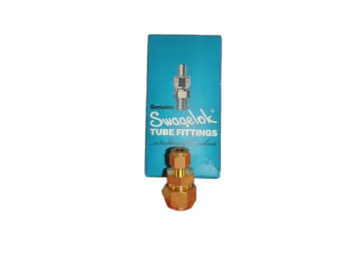 SWAGELOK B-810-6-4