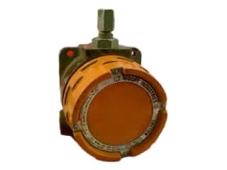 MOORE INDUSTRIES PIX/315PSIG/4-20MA/12-42DC-P3LS