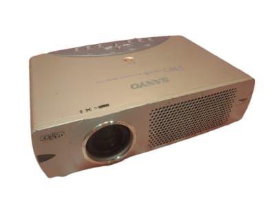 SANYO PLC-XU35