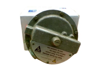 BLACK TEKNIGAS 8039A