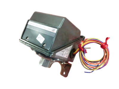 UNITED ELECTRIC 8028-12215-555