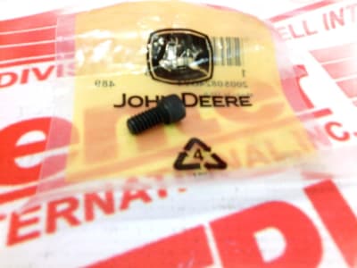 JOHN DEERE T104773