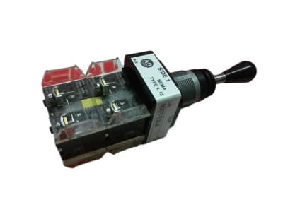 ALLEN BRADLEY 800T-T3L4DADE