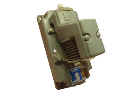 DANAHER CONTROLS 28UT2-220