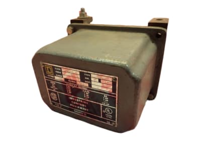 SCHNEIDER ELECTRIC 9013GHW2J28R