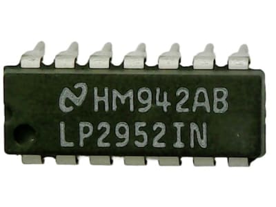 NATIONAL SEMICONDUCTOR LP2952IN