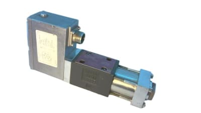 MOOG D633-502B