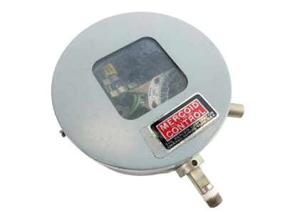 DWYER DS-243-3-F-21-E