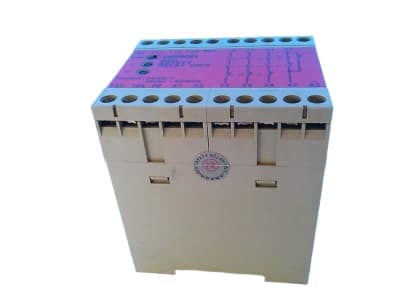 OMRON G9D-301 24AC/DC
