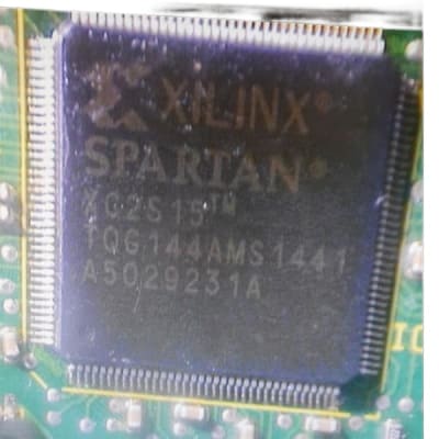 XILINX XC2S15-TQG144AMS