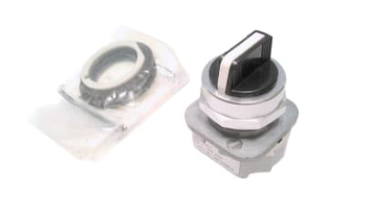 ALLEN BRADLEY 800T-J5KE7