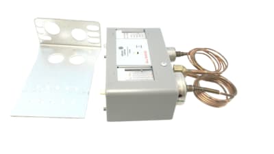 JOHNSON CONTROLS P70NA-1C