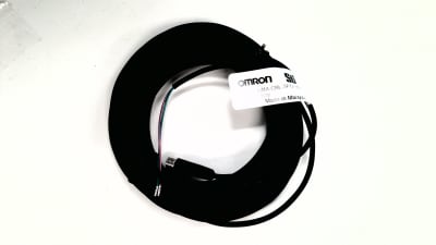 OMRON UMA-CBL-3PCF-M8-10M