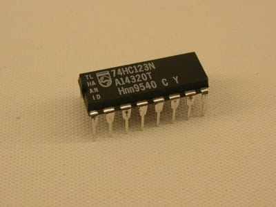 NXP SEMICONDUCTOR IC74HC123N