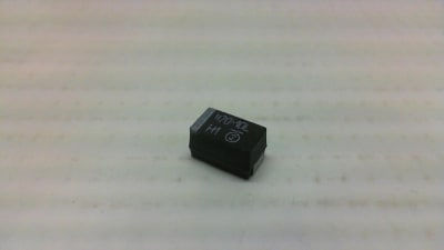 VISHAY TR3E477K010C0100