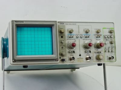TEKTRONIX 2213A